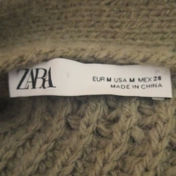 Zara Ribbed Knit Cropped - Picture 3 of 3